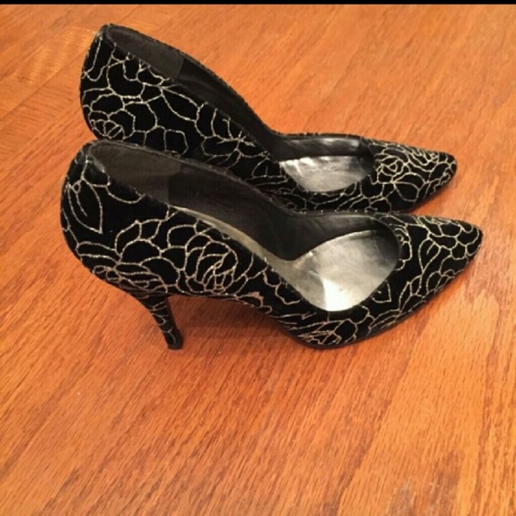 Stuart Weitzman Shoes - STUART WEITZMAN HIGH HEELS!!